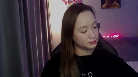 Snapshot of _lalune_ chatting on 14, 10, 2025 _lalune_ online show from 14, 10, 2025