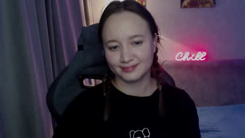 Snapshot of _lalune_ chatting on 14, 10, 2025 _lalune_ online show from 14, 10, 2025