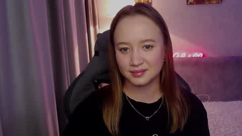 Snapshot of _lalune_ chatting on 21, 10, 2025 _lalune_ online show from 21, 10, 2025