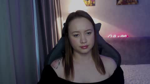 Snapshot of _lalune_ chatting on 22, 10, 2025 _lalune_ online show from 22, 10, 2025