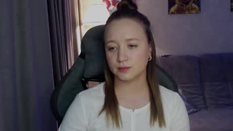 Snapshot of _lalune_ chatting on 7, 11, 2025 _lalune_ online show from 7, 11, 2025