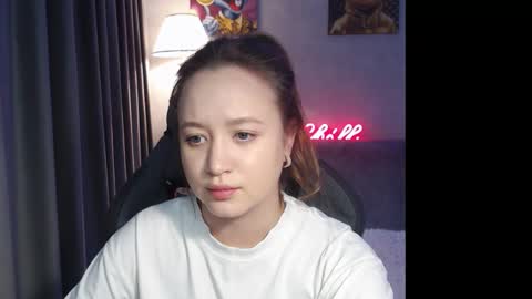 Snapshot of _lalune_ chatting on 17, 11, 2025 _lalune_ online show from 17, 11, 2025