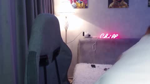 Snapshot of _lalune_ chatting on 18, 11, 2025 _lalune_ online show from 18, 11, 2025