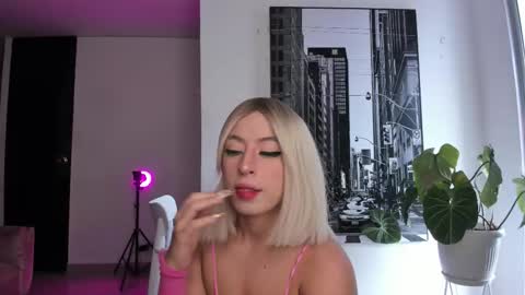 Snapshot of _lapetitemort_ chatting on 4, 11, 2025 Agatha Arias IG lapetitemort 1 online show from 4, 11, 2025