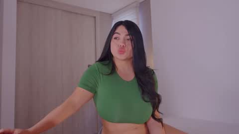 Snapshot of _lasuescun chatting on 4, 2, 2025 Alejandra suescun online show from 4, 2, 2025