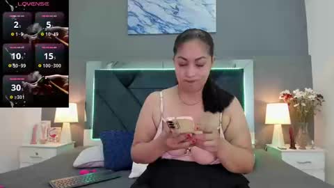 Lauralove online show from 17, 9, 2025