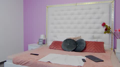 Lena Paul online show from 7, 1, 2025