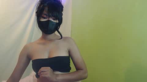 _lilies_gigi_ online show from 12, 3, 2025