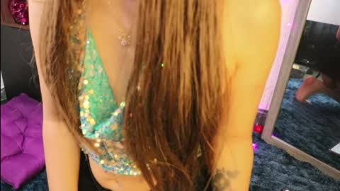 Snapshot of _lucy_white_ chatting on 30, 12, 2024 Lucy online show from 30, 12, 2024