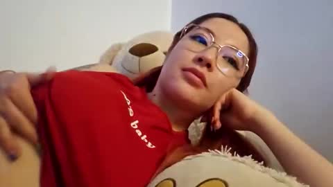 Snapshot of _lunaa__ chatting on 12, 9, 2025 _lunaa__ online show from 12, 9, 2025