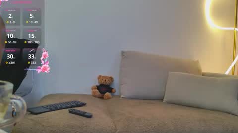 Snapshot of _luxie_ chatting on 24, 11, 2025 Luxie online show from 24, 11, 2025