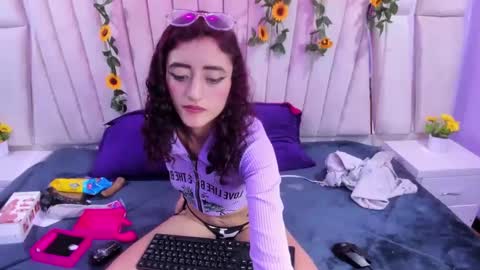 Snapshot of _maleja_19_ chatting on 11, 10, 2025 maleja online show from 11, 10, 2025