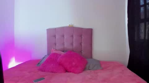 Snapshot of _marie__ chatting on 3, 10, 2025 Maria paula online show from 3, 10, 2025