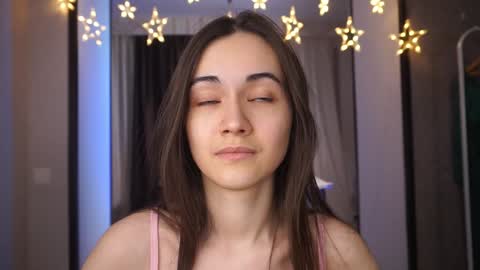  Gwen  online show from 9, 12, 2024