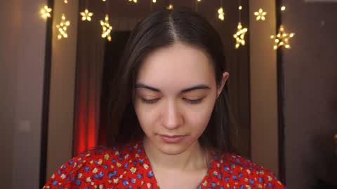  Gwen  online show from 25, 12, 2024