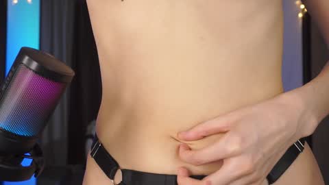  Gwen  online show from 20, 1, 2025