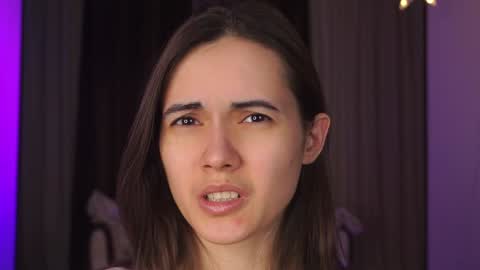  Gwen  online show from 25, 1, 2025