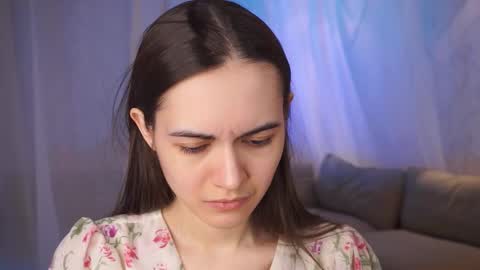  Gwen  online show from 28, 2, 2025