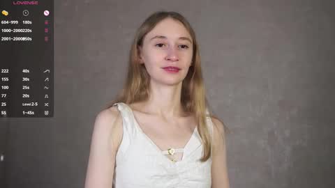  Gwen  online show from 26, 9, 2025