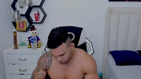 Snapshot of _matthew_santos_ chatting on 17, 12, 2024 _matthew_santos_ online show from 17, 12, 2024