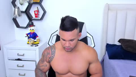 Snapshot of _matthew_santos_ chatting on 20, 1, 2025 _matthew_santos_ online show from 20, 1, 2025