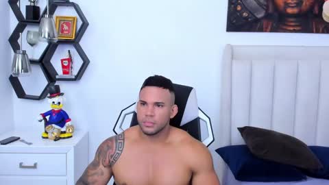 Snapshot of _matthew_santos_ chatting on 25, 1, 2025 _matthew_santos_ online show from 25, 1, 2025