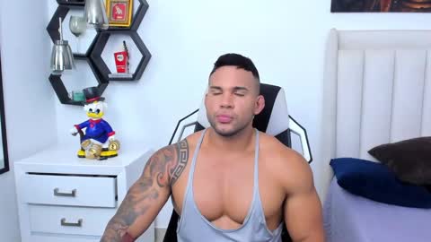 Snapshot of _matthew_santos_ chatting on 31, 1, 2025 _matthew_santos_ online show from 31, 1, 2025