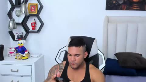 Snapshot of _matthew_santos_ chatting on 11, 2, 2025 _matthew_santos_ online show from 11, 2, 2025