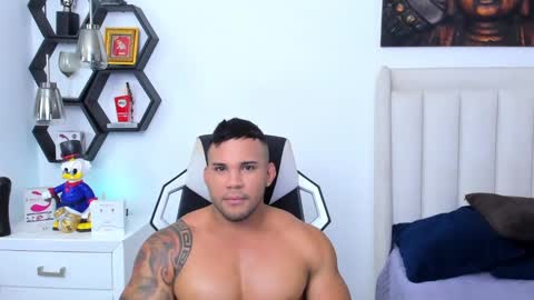 Snapshot of _matthew_santos_ chatting on 19, 2, 2025 _matthew_santos_ online show from 19, 2, 2025