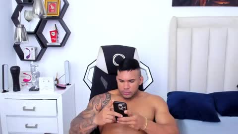 Snapshot of _matthew_santos_ chatting on 12, 3, 2025 _matthew_santos_ online show from 12, 3, 2025