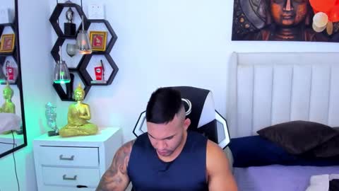 Snapshot of _matthew_santos_ chatting on 14, 9, 2025 _matthew_santos_ online show from 14, 9, 2025