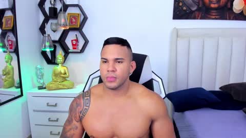 Snapshot of _matthew_santos_ chatting on 15, 9, 2025 _matthew_santos_ online show from 15, 9, 2025