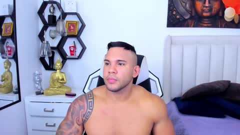 Snapshot of _matthew_santos_ chatting on 19, 9, 2025 _matthew_santos_ online show from 19, 9, 2025