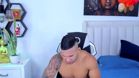 Snapshot of _matthew_santos_ chatting on 18, 10, 2025 _matthew_santos_ online show from 18, 10, 2025