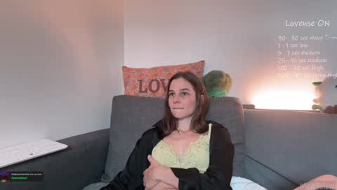 Snapshot of _meg chatting on 26, 11, 2025 Meg online show from 26, 11, 2025