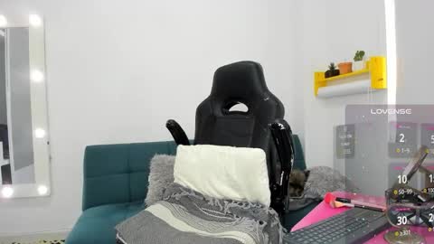 Snapshot of _megganjobs chatting on 23, 11, 2025 Juli online show from 23, 11, 2025