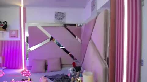  Mia  online show from 19, 1, 2026