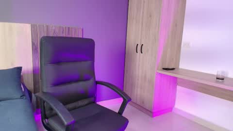 _miamiller_ online show from 18, 2, 2025