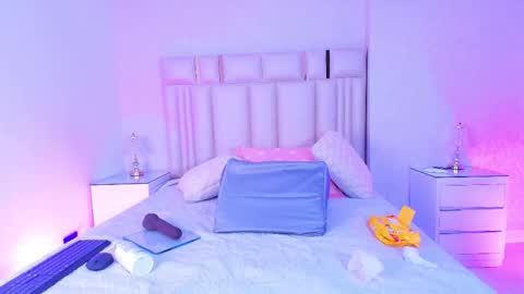 Mia  online show from 19, 2, 2026