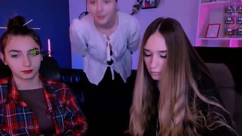 Snapshot of _mila_fire chatting on 13, 3, 2026 your Mila online show from 13, 3, 2026