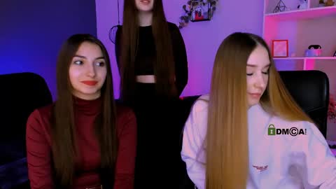 Snapshot of _mila_fire chatting on 19, 3, 2026 your Mila online show from 19, 3, 2026