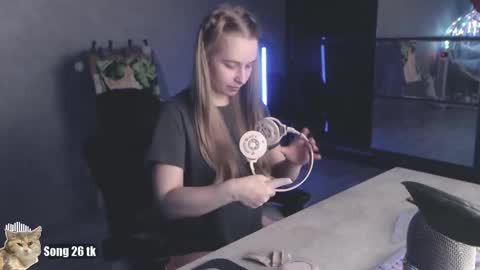 Debby  online show from 20, 10, 2025