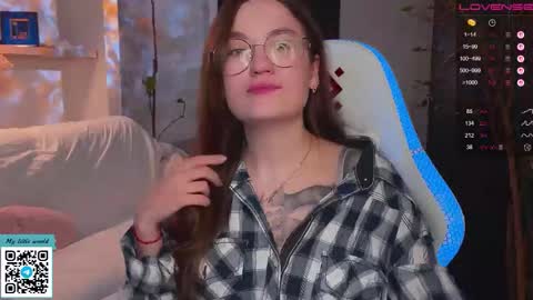 Mia with a big heart  online show from 20, 10, 2025