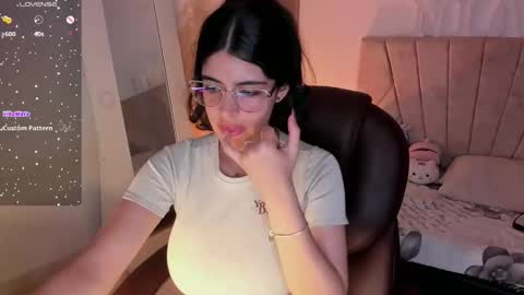Niah  You can call me Ni or cutie haha online show from 25, 1, 2025