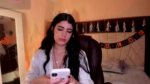 Niah  You can call me Ni or cutie haha online show from 28, 10, 2025