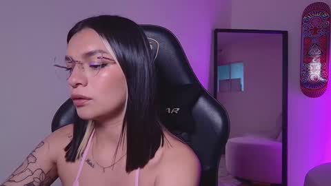 Snapshot of _nickmai chatting on 4, 11, 2025 Mai MODEL INDEPENT online show from 4, 11, 2025