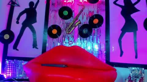 Snapshot of _nickyminach chatting on 13, 12, 2024 Nicky Please help me with your thumbs up its importan online show from 13, 12, 2024