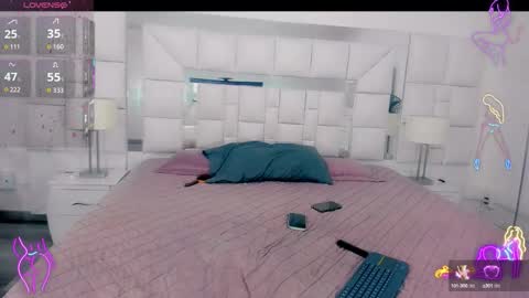 Snapshot of _nickyminach chatting on 15, 9, 2025 Nicky Please help me with your thumbs up its importan online show from 15, 9, 2025