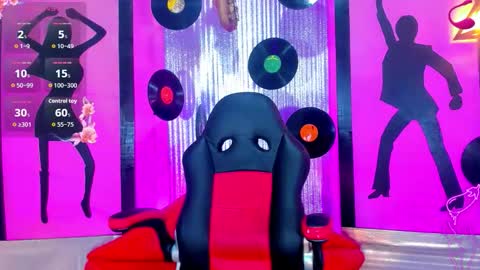 Snapshot of _nickyminach chatting on 13, 10, 2025 Nicky Please help me with your thumbs up its importan online show from 13, 10, 2025