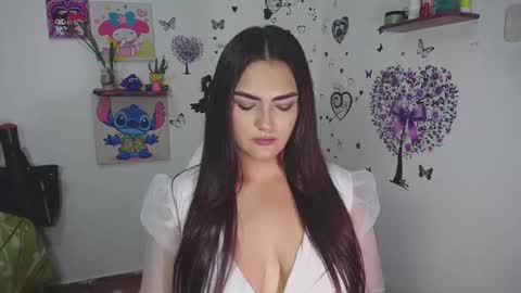 Nina  online show from 9, 11, 2025